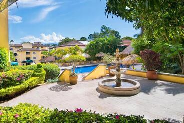 Apartotel & Suites Villas Del Rio