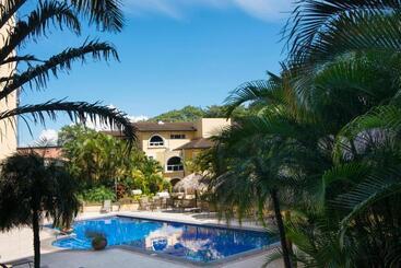 Apartotel & Suites Villas Del Rio