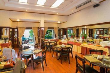 Apartotel & Suites Villas Del Rio