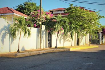 هتل Altamont Court
