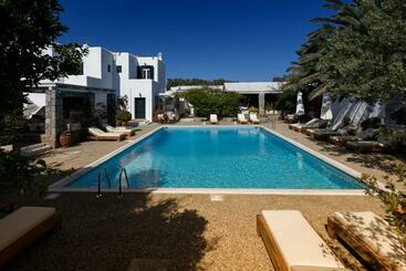هتل Andromeda Residence