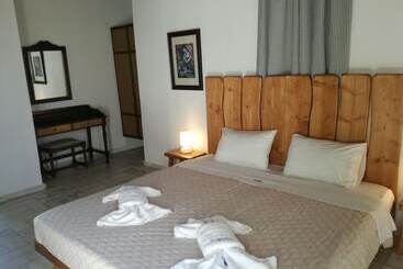 هتل Andromeda Residence