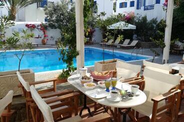هتل Andromeda Residence