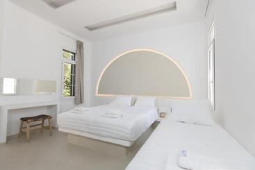 هتل Andromeda Residence
