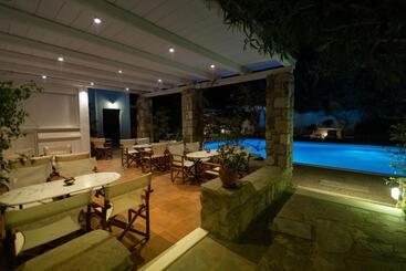 هتل Andromeda Residence