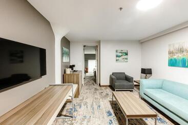 هتل Atheneum Suite