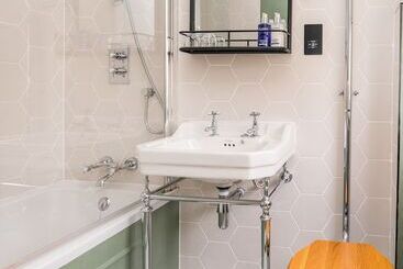 The Berkeley Square Hotel Bristol