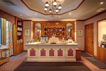 Casablanca Hotel By Library Hotel Collection