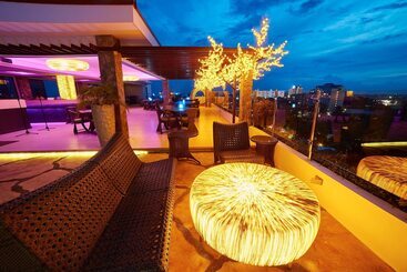 هتل Cebu White Sands Resort And Spa
