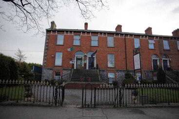 هتل Charleville Lodge