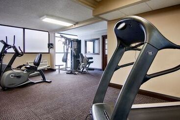هتل Comfort Inn & Suites At Copeland Tower