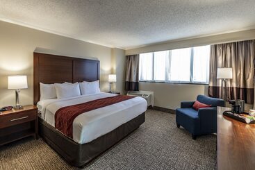 هتل Comfort Inn & Suites At Copeland Tower