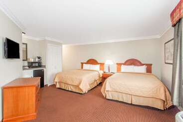 هتل Days Inn By Wyndham Carlsbad