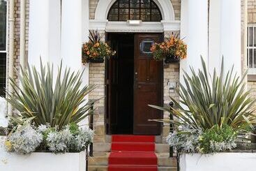 هتل Elmbank York, Tapestry Collection By Hilton