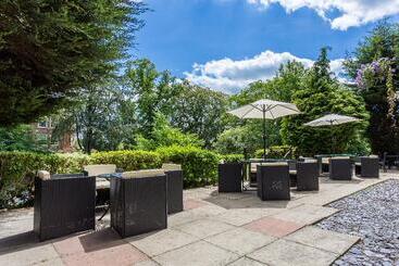 هتل Elmbank York, Tapestry Collection By Hilton