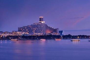 هتل Hilton Tokyo Odaiba