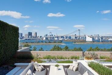 هتل Hilton Tokyo Odaiba