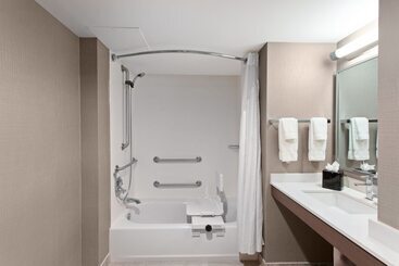 هتل Holiday Inn Diamond Bar   Pomona, An Ihg