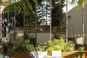 هتل Ibis Brussels Centre Chatelain