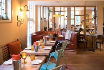 هتل Mercure Oxford Eastgate