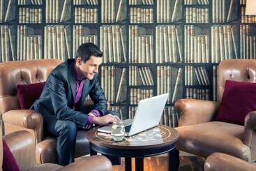 هتل Mercure Oxford Eastgate