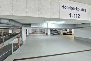 هتل NH München City Süd
