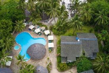 هتل Pinewood Beach Resort And Spa