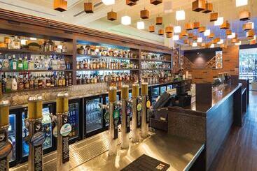 Pullman Reef Hotel Casino