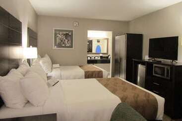 هتل Quality Inn & Suites Kissimmee By The Lake