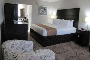 هتل Quality Inn & Suites Kissimmee By The Lake