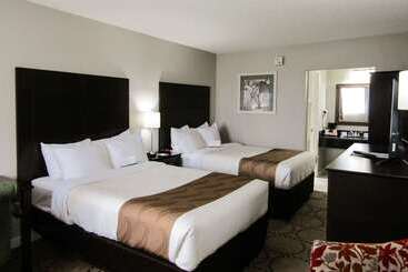 هتل Quality Inn & Suites Kissimmee By The Lake