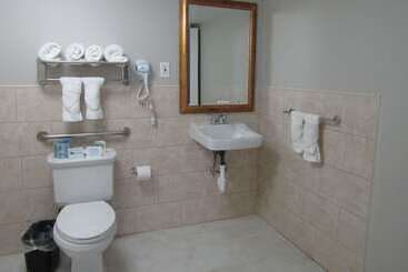 هتل Quality Inn & Suites Kissimmee By The Lake