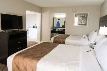 هتل Quality Inn & Suites Kissimmee By The Lake