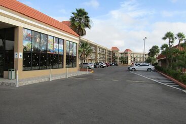 هتل Quality Inn & Suites Kissimmee By The Lake