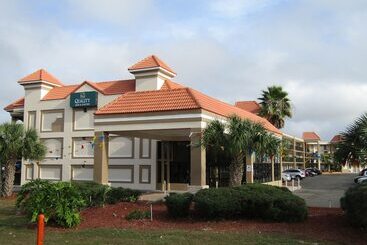 هتل Quality Inn & Suites Kissimmee By The Lake