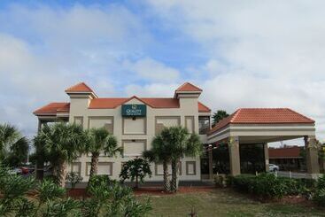 هتل Quality Inn & Suites Kissimmee By The Lake