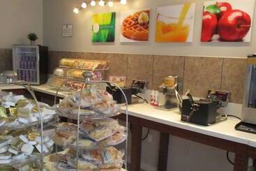 هتل Quality Inn & Suites Kissimmee By The Lake