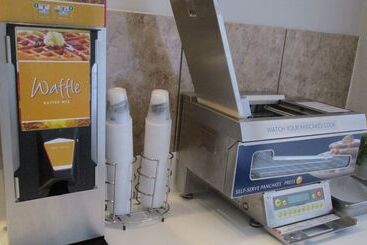 هتل Quality Inn & Suites Kissimmee By The Lake