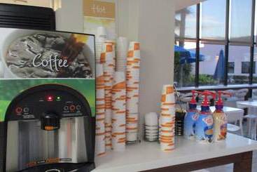 هتل Quality Inn & Suites Kissimmee By The Lake