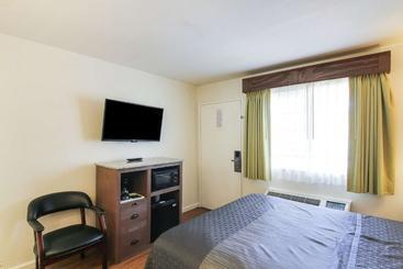 هتل Rodeway Inn