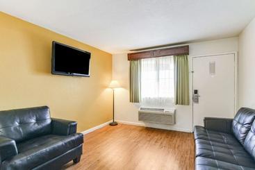هتل Rodeway Inn