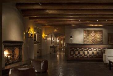 هتل Rosewood Inn Of The Anasazi