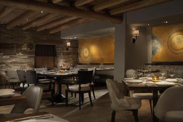 هتل Rosewood Inn Of The Anasazi