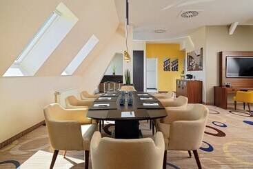 هتل Sheraton Hannover Pelikan