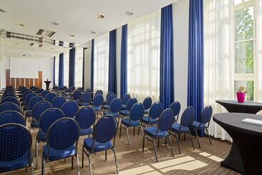 هتل Sheraton Hannover Pelikan