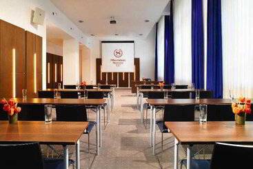 هتل Sheraton Hannover Pelikan