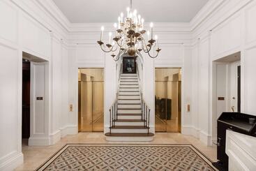 هتل The Lafayette New Orleans By Kasa