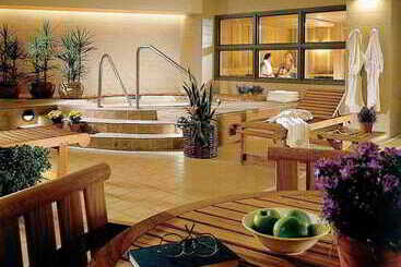 هتل The Peaks Resort And Spa