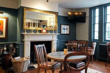هتل The Wellington Arms