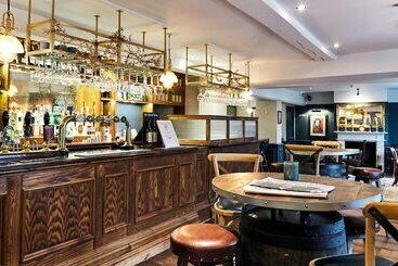 هتل The Wellington Arms